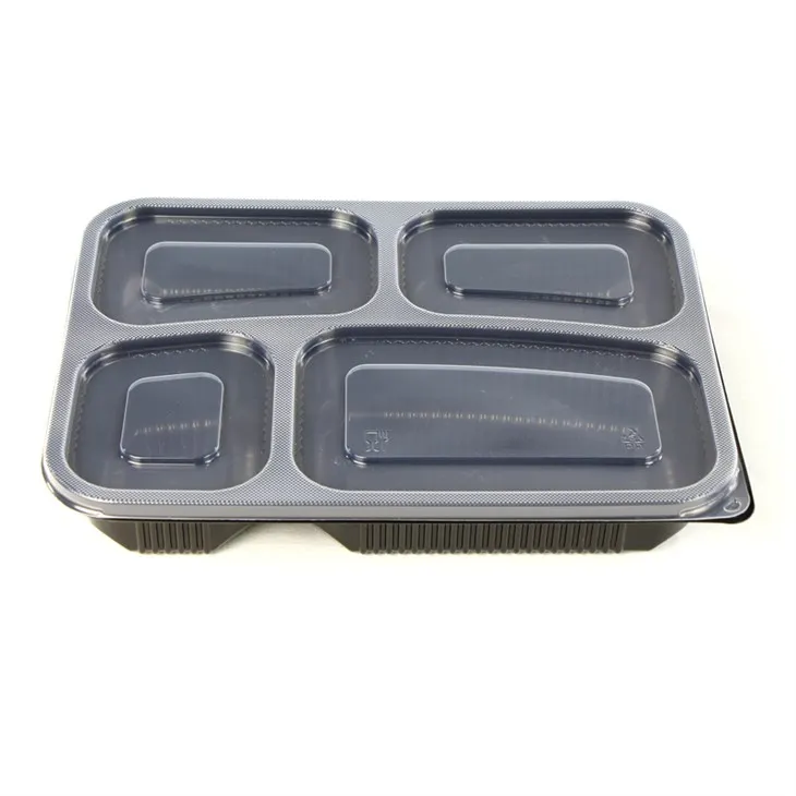 Saliekama pusdienu kaste